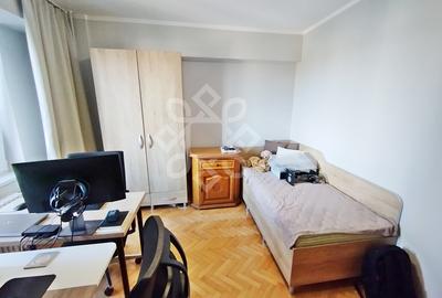 Apartament cu 3 camere si loc de parcare, zona Decebal - 12
