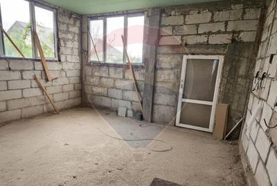 Casă si teren de vânzare in Crevedia - 7