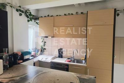 Vânzare, apartament cu 3 camere în zona Militari Residence - 1