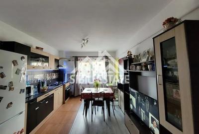 Apartament cu 2 camere semidecomandat, mobilat în Șelimbăr