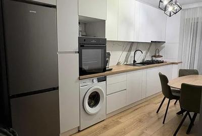 Apartament 3 camere , de 56mp plus 12mp balcon zona : Eroilor - 1