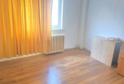 Vand apartament 3 camere în Deva, zona ultracentrală Lido-Casa de Pensii, etaj 2 - 10