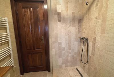 Casa individuala cu personalitate, strada privata cu acces securizat, Europa - 10