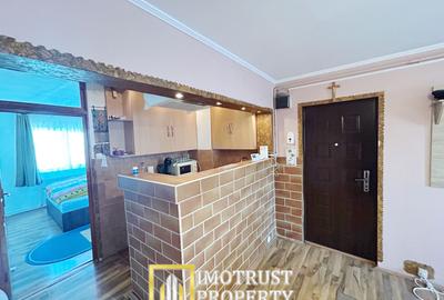 De vanzare apartament 3 camere Aradul Nou - 1