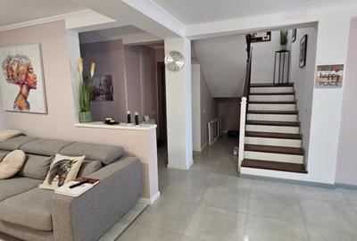 Casă cu 5 camere în Brătianu