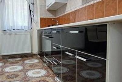 APARTAMENT 2 CAM DECOMANDAT  55MP BLOC 1986