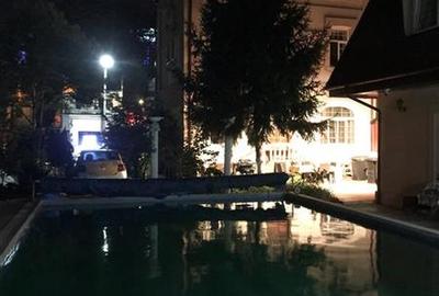 Corp vila, ideal locuinta, cu piscina si curte proprie in centru, Bucuresti - 36