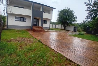 Casa  mare, luminoasa, spatioasa cu 5 camere, doua bai, 400 mp teren, Bucium - 22