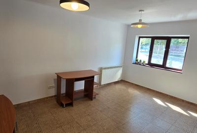 Garsoniera parter de inchiriat pretabil birouri ,Focsani, central - 1