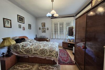 Marriott, vanzare casa si teren 388mp. - 10