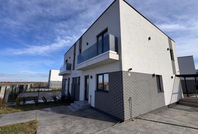 Duplex cu 4 camere în Moșnița Nouă