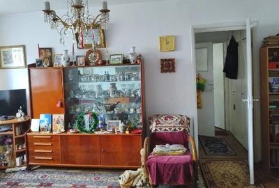 Apartament cu 2 camere semidecomandat, mobilat în Iancului