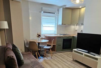 Apartament cu 3 camere semidecomandat, mobilat în Decebal