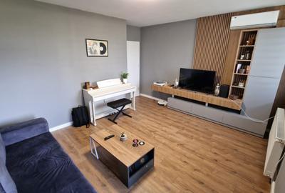 Apartament cu 3 camere decomandat, mobilat în Primo