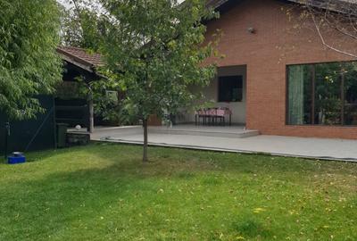 Casa ideală pentru cei care aleg rafinamentul și independența energetică - 1