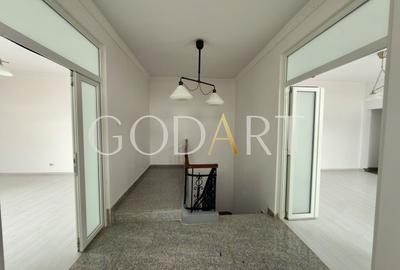 Vila spatioasa | Complet renovată | Central - 22