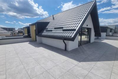 Penthouse de 2.5 camere zona Tractorul - 2