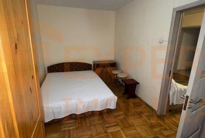 Apartament cu 3 camere semidecomandat, mobilat în Tomis Nord