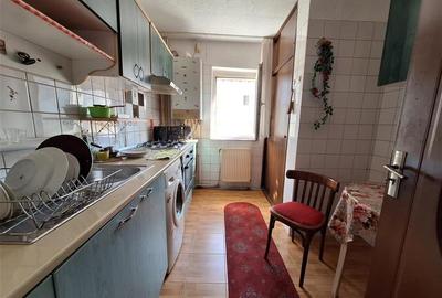 Apartament 3 camere semidecomandat | Etaj 3, zona Ura - 3