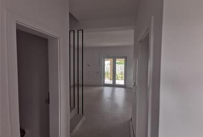 Duplex superb - zona foarte buna - toate utilitatile - gata de mutat - 20