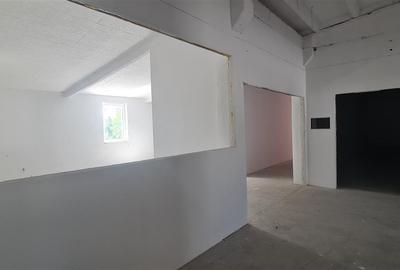 Spatiu 700mp et.1 in zona Aeroport, Arad - 11