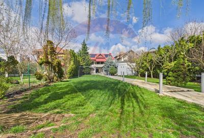 Casa / Vila cu 8 camere de vanzare - 1