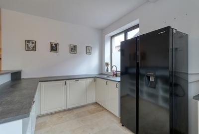 Vilă individuală- P+1+M | 19 camere | 400 mp utili/ 8 parcari - 8