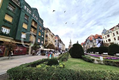 Apartament cu 3 camere semidecomandat, mobilat în Central