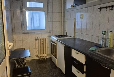 Inchiriez garsoniera 5 min de metrou Dristor - 1