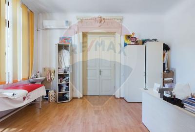 De vanzare Casa Vila București S+P+M in Sector 1 - 16