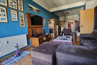 Apartament cu 4 camere semidecomandat, mobilat în P-ța Romană