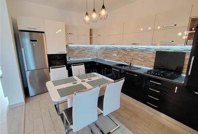 Duplex mobilat utilat - zona excelenta - curte amenajata - 1