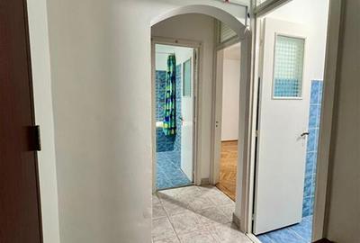 Apartament cu 3 camere decomandat în Nufărul