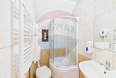 Pensiune/casa montană 9 camere în Dâmbovicioara, comision 0% - 10