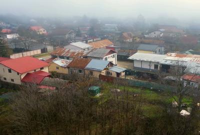Vila 290mp + 4 spatii comerciale/depozitare, teren 1401 mp, acces DN1 - 5