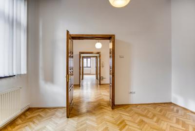 Universitate bld Carol Parcu Izvorul Rece Casa 11 camere, 2 locuri de parcare - 14