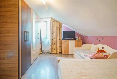 Casa spatioasa, ideala pentru 2 familii sau investitie. 2 corpuri de cladire, ga - 17