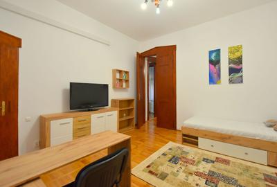 Apartament cu 3 camere in zona Ultracentrala - Piata Victoriei - 13