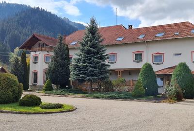 Super proprietate, :  hotel de 4 stele , 19 camere la cheie, teren 6200 mp - 1