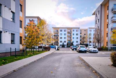 Zona Tractorul, apartament decomandat 2 camere si parcare, disponibil imediat. - 1