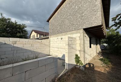Casă individuală cu 4 camere în Chiscani