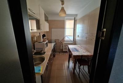 Apartament cu 2 camere semidecomandat, mobilat în 1 Mai