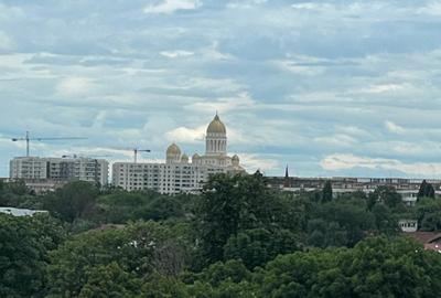 Apartament cu 3 camere decomandat în Eroii Revoluției