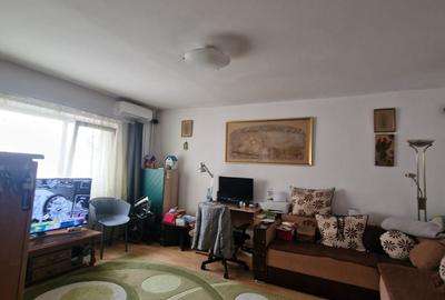 Vitan Mall - Apartament 3 camere - hol H - 2 bai - centrala termica - et4/8 - 1