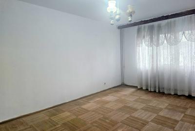 Apartament cu doua camere, parter -  Micro 21/scoala nr. 3