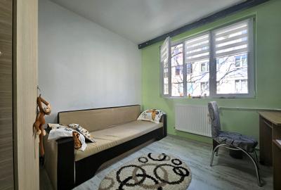 Vanzare apartament 3 camere / Rahova / Al. Costinesti / etaj  2 /4  / comision 0 - 5
