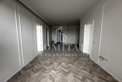 Apartament cu 3 camere decomandat în Între Lacuri