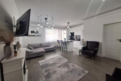 Apartament cu 3 camere semidecomandat, mobilat în Florești