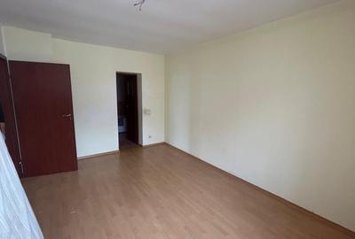 Apartament 3 camere S4 str Savinesti - 8