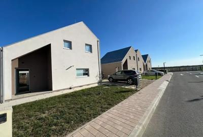 Liziera de Lac !!! Casa cocheta !!! Ansamblu privat cu multe facilitati !!! - 1